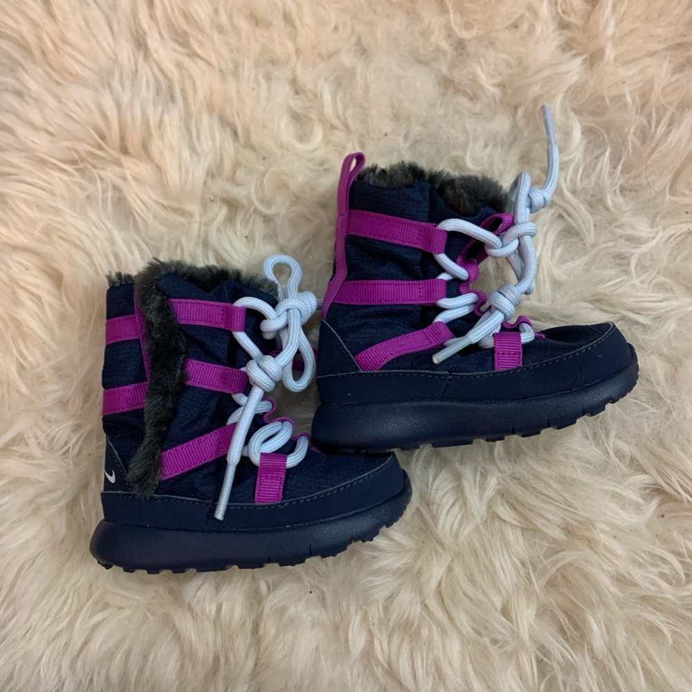 Nike Roshe Boots